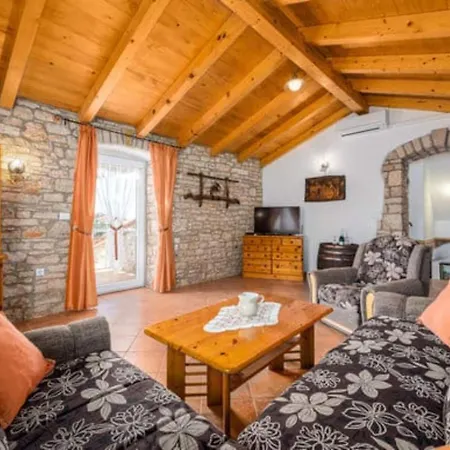Holiday home Luna - *