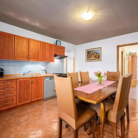 Luna - Holiday home Mednjan