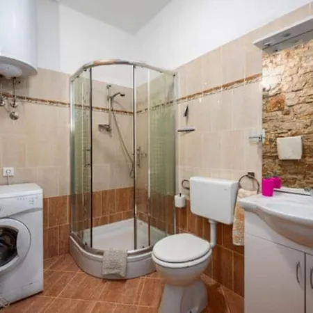 Holiday home Luna -