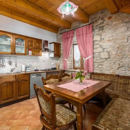 Holiday home Luna - *
